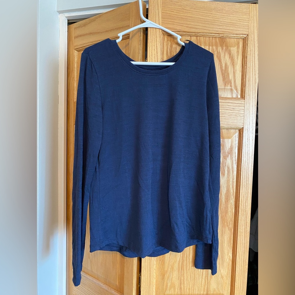 90 Degrees. Long sleeve. Navy blue. Size large. Like new.